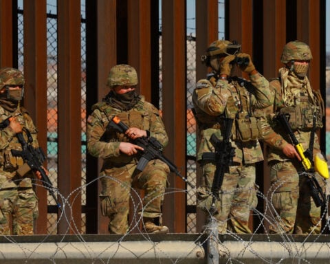 US military to send additional 1,500 troops to border