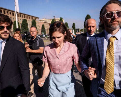 Amanda Knox awaits Italy's top court decision on slander case