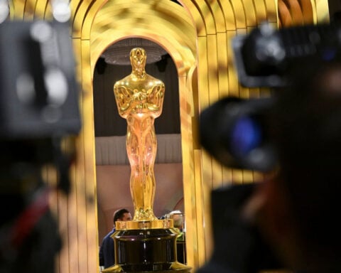 HOLLYWOOD MINUTE: OSCARS NIX SONG PERFORMANCES