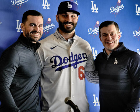 Scott's $72 million, 4-year contract finalized by Dodgers, who spent $452 million on 8 players