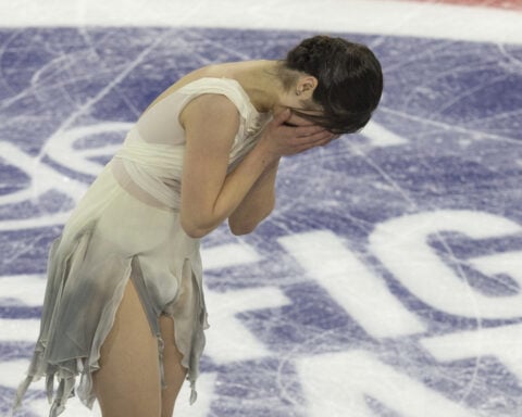 Alysa Liu returns from 2-year absence and leads after short program at US Championships