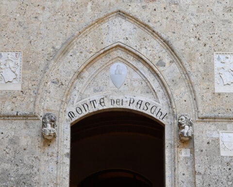 Bailed-out Monte dei Paschi launches bid to acquire Mediobanca