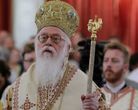 Head of Albania Orthodox Church dies, faithful mourn