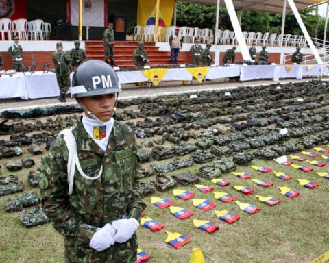 Colombia's Army announces 20 minors desert FARC faction