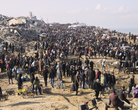 Middle East latest: Israel lets displaced Palestinians return to northern Gaza