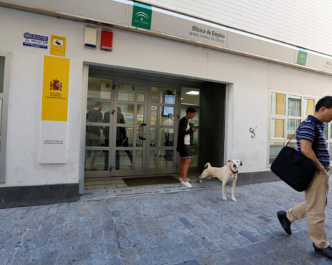 Spain's unemployment rate falls to lowest since 2008