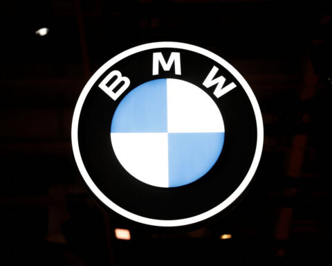 BMW expects full-year earnings margin in lower half of 6-7% target