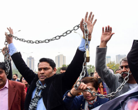 Pakistani journalists rally against law regulating social media