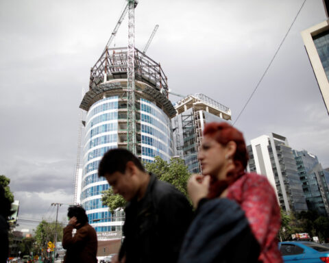 Mexico's economy posts first quarterly contraction since 2021