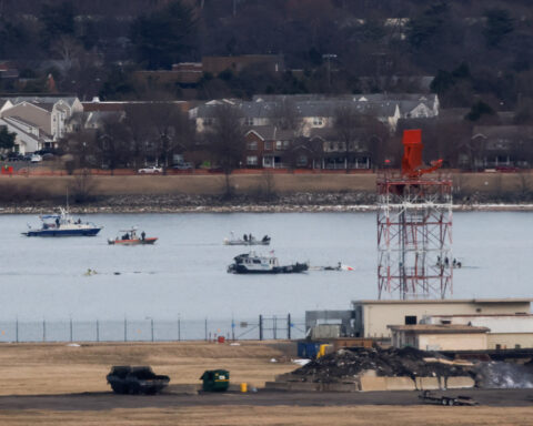 China offers condolences over Washington air disaster
