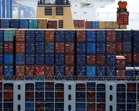 South Korea exports to snap 15-month gains on US tariffs, IT slowdown