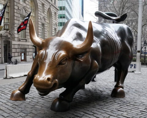 Tech sell-off jolts investors as jobs data looms