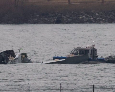 FAA restricting helicopter flights near Reagan National after crash