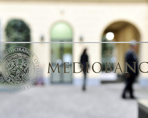 Fitch says MPS bid for Mediobanca carries risks, but too early to assess