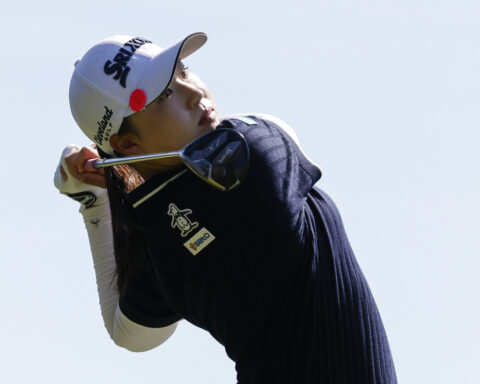 A Lim Kim leads by 3 strokes midway through LPGA season opener, with Nelly Korda 4 back
