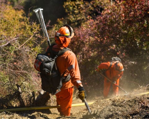 More than 1,000 incarcerated firefighters assist in the L.A. blazes for $1 per hour