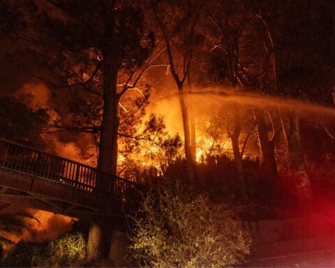 Evacuations lifted for Sunset Fire in Hollywood Hills