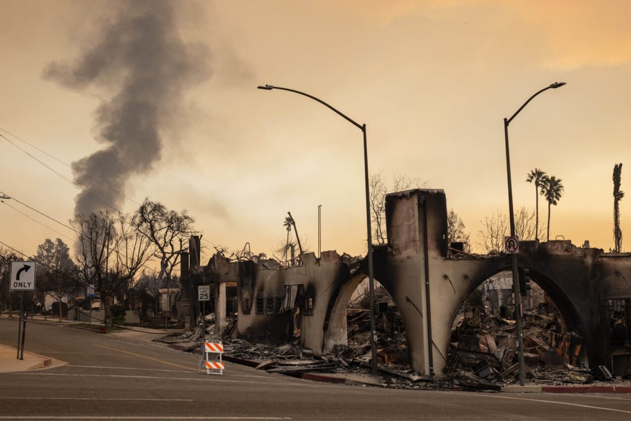 Deadly Eaton Fire containment at 3%, threatens Mt. Wilson