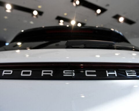 Porsche starts talks to end CFO, sales chief contracts