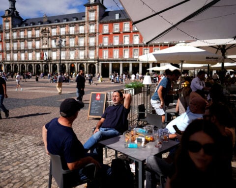 Spain's services sector expands in January as new business grows, PMI