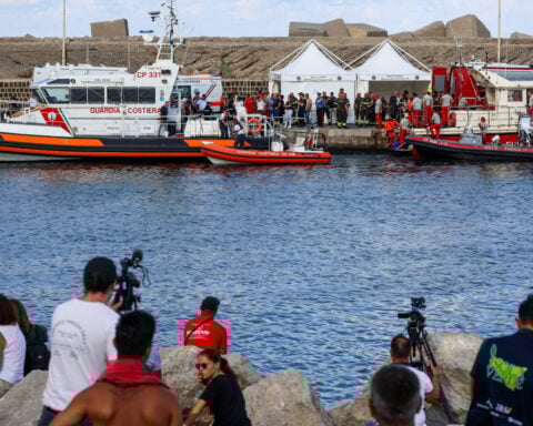 Recovery of tycoon Lynch's sunken yacht off Sicily to begin after mid-April