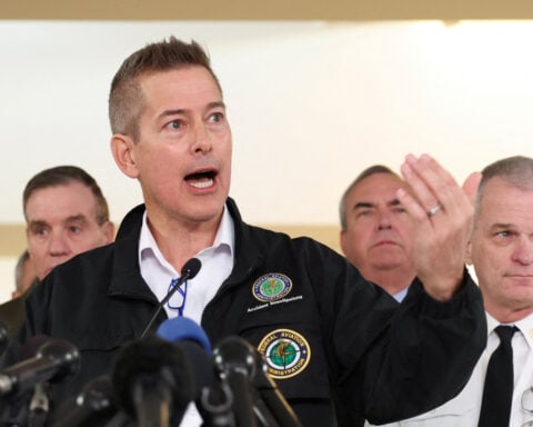 US transportation chief reconsidering air traffic rules, talks to Musk
