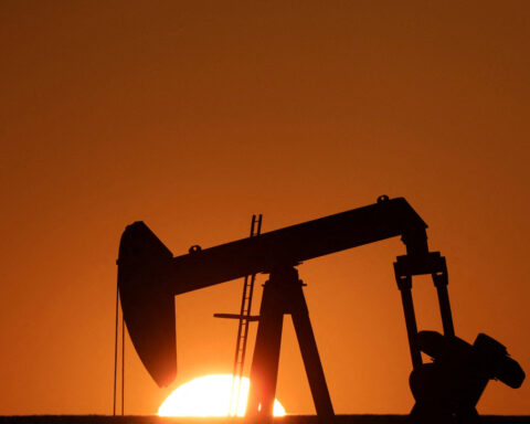 Oil settles down after Trump repeats pledge to boost US supply