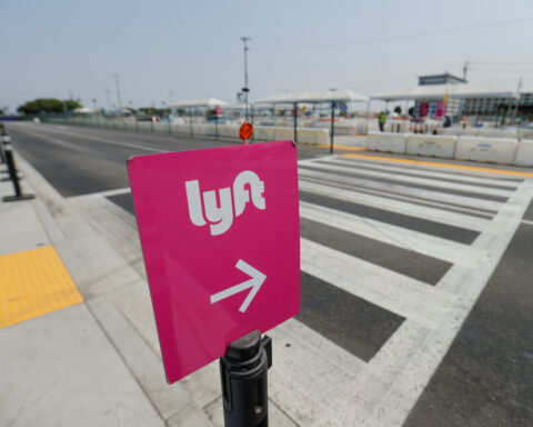 Ride-hailing platform Lyft ties up with Anthropic for AI-powered customer care