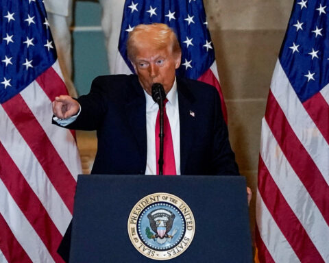 Trump says he expects brand-new computerized system for air traffic control