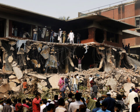 Bangladesh protesters torch house of nation's founding leader