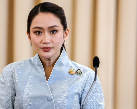 Wooing Chinese tourists, Thai leader says she has 'Chinese blood in her'