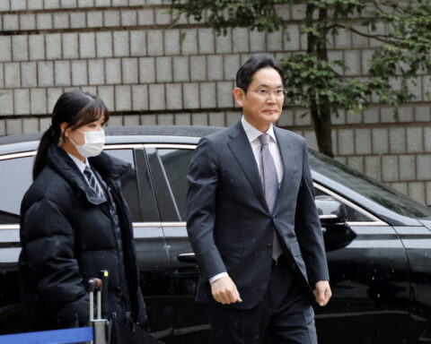 South Korean prosecutors to appeal ruling in Samsung chief's case