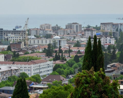 Russia resumes flights to breakaway Georgian region for first time in decades