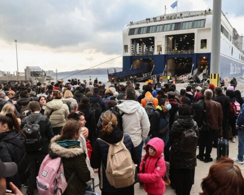 Biggest quake yet could be still to come on Greek tourist island, seismologist warns