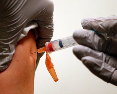 US flu rate at or near highest level in over 15 years, CDC says