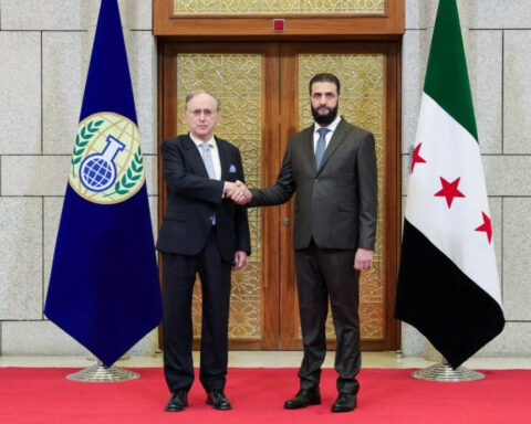 Chemical weapons agency chief to meet Syrian officials in Damascus on Saturday, sources say