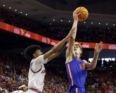 Sixth-ranked Florida makes program history, beating Auburn for 1st road victory over a No. 1 team