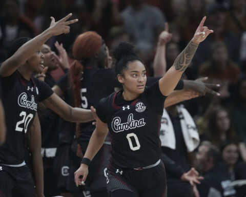 No. 2 South Carolina's 57-game run in regular-season SEC games ends in 66-62 loss to No. 4 Texas