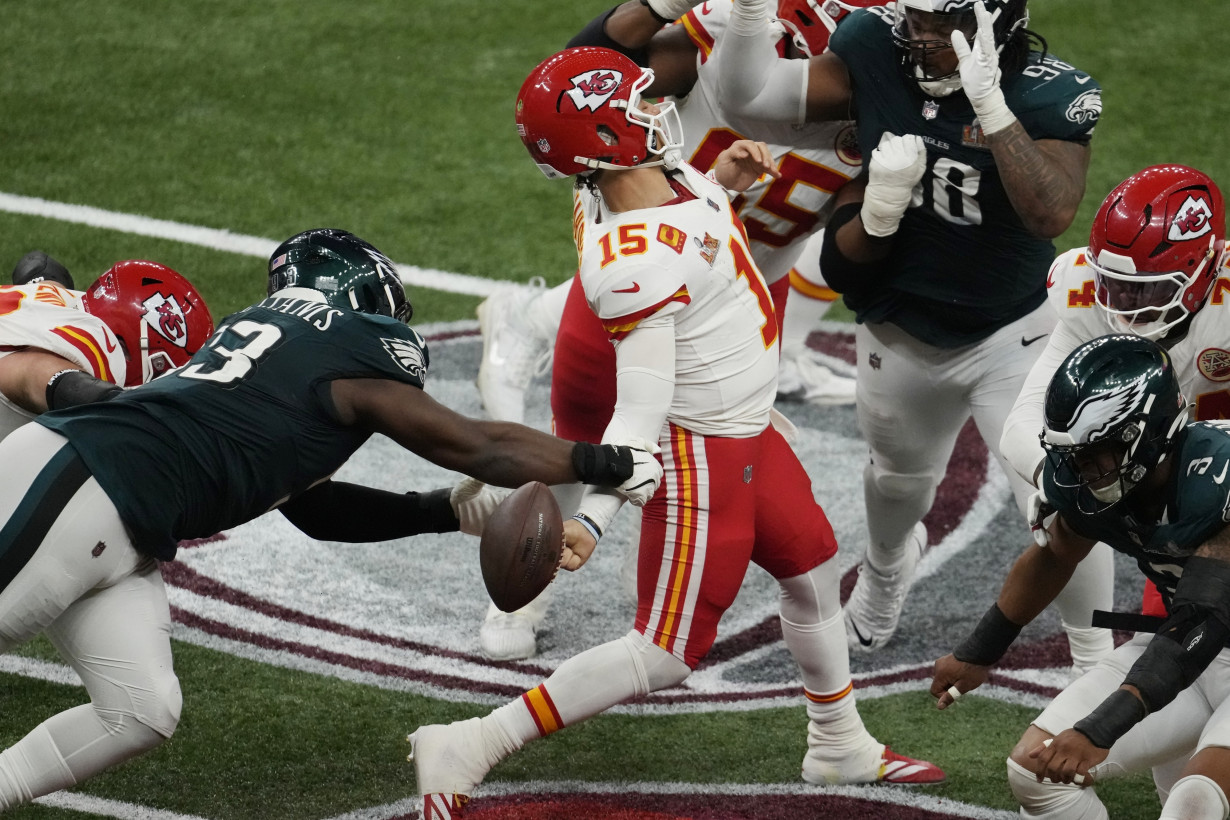 Super Bowl delivers moving tributes, memorable action and a historic presidential visit