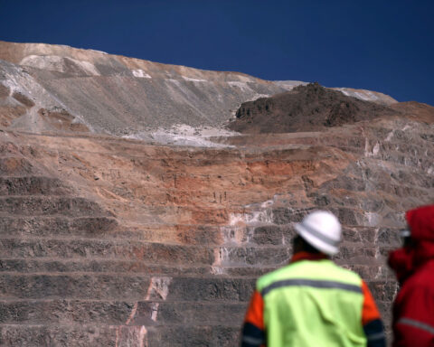 Labor, inflation to weigh on gold miners' results