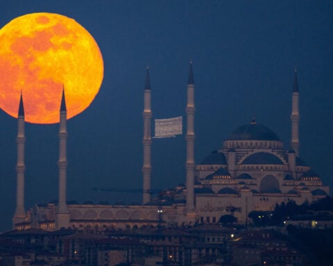See February’s full snow moon and the last of the planetary parade