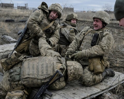 Ukraine Defence Ministry offers contract stints spurring young to fight