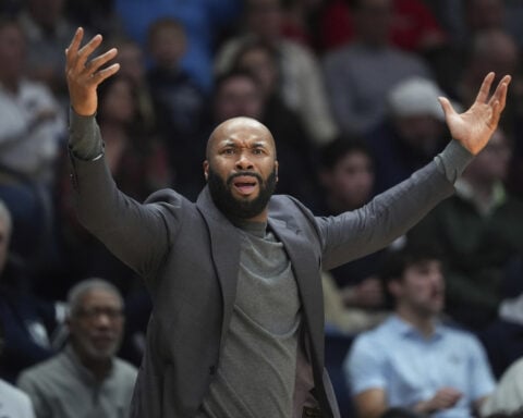 Villanova edges No. 9 St. John's 73-71 to stop Red Storm's winning streak