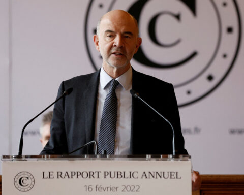 France can no longer afford to put off belt-tightening, public auditor says