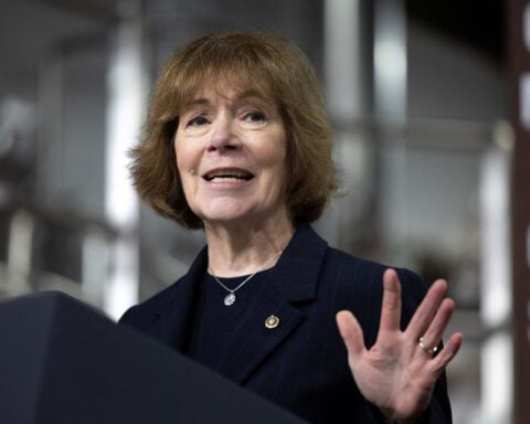 US Senator Tina Smith will not seek re-election, adding to Democrats' 2026 uncertainty