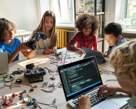 Girls face stereotypes about STEM abilities as early as 6, study finds