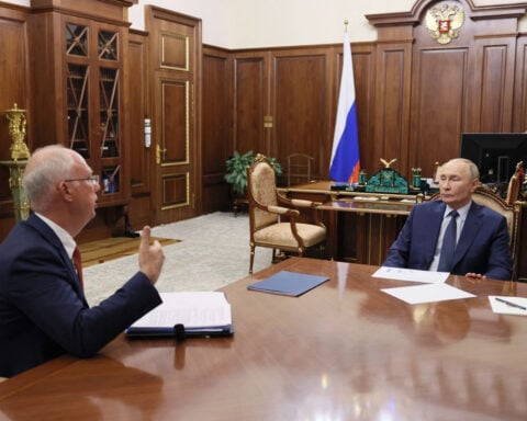 Kremlin is already building high-level team for direct talks with US on Ukraine, sources say