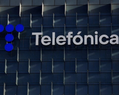 Telefonica hires JPMorgan to sell its Mexican business, Cinco Dias reports