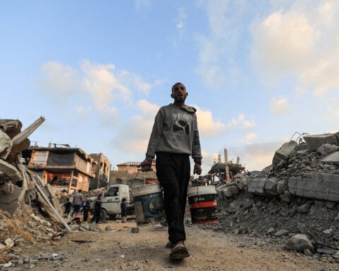 Gazans return to ruined homes and severe water shortage