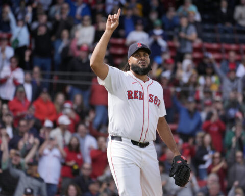 Angels announce deals with pitcher Kenley Jansen and veteran infielder Yoán Moncada